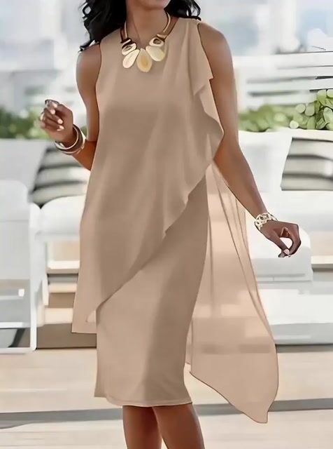 Elegancka damska sukienka w jednolitym kolorze z łączeniem